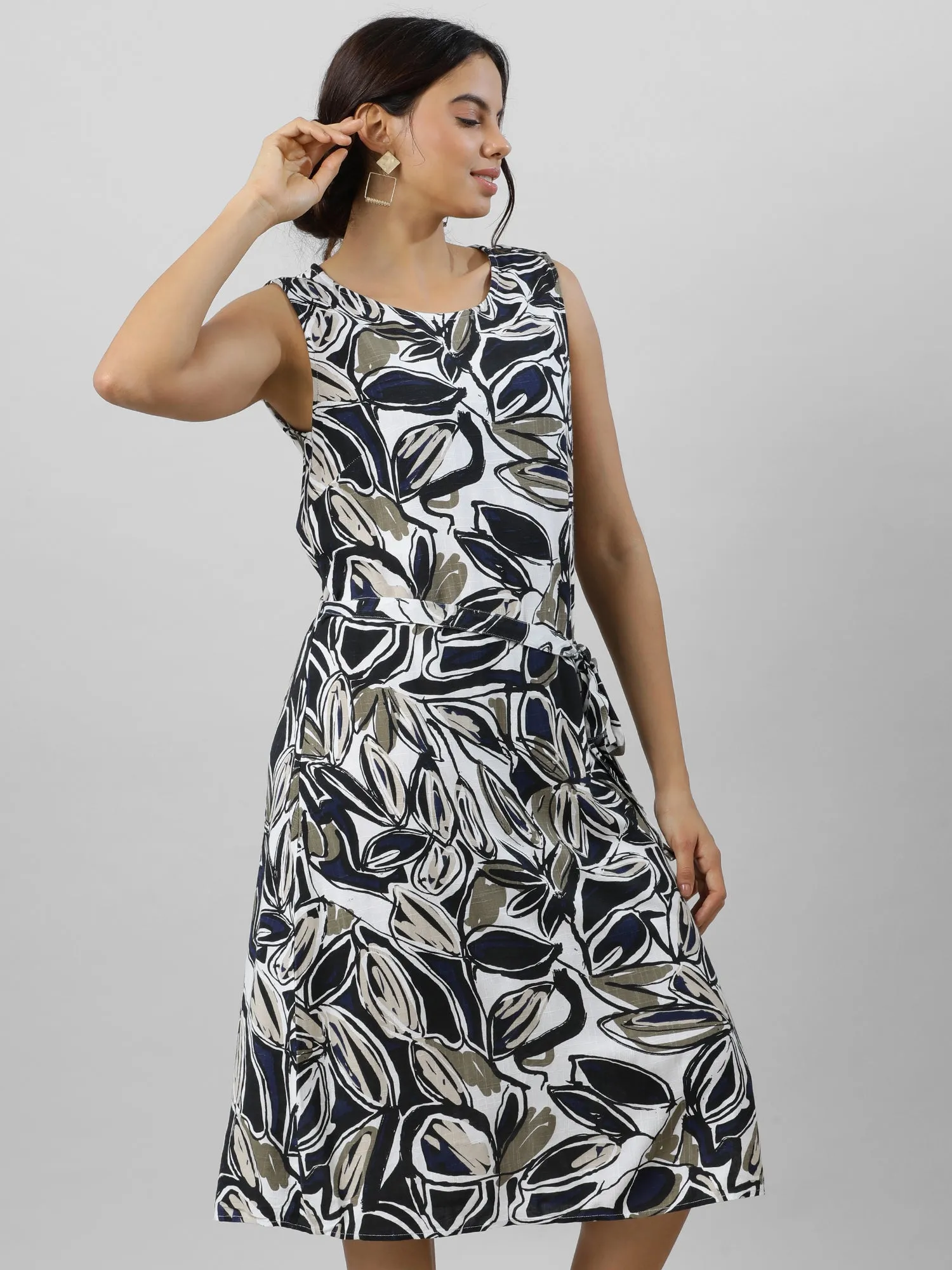 Women Chic Sleeveless White Print Dress